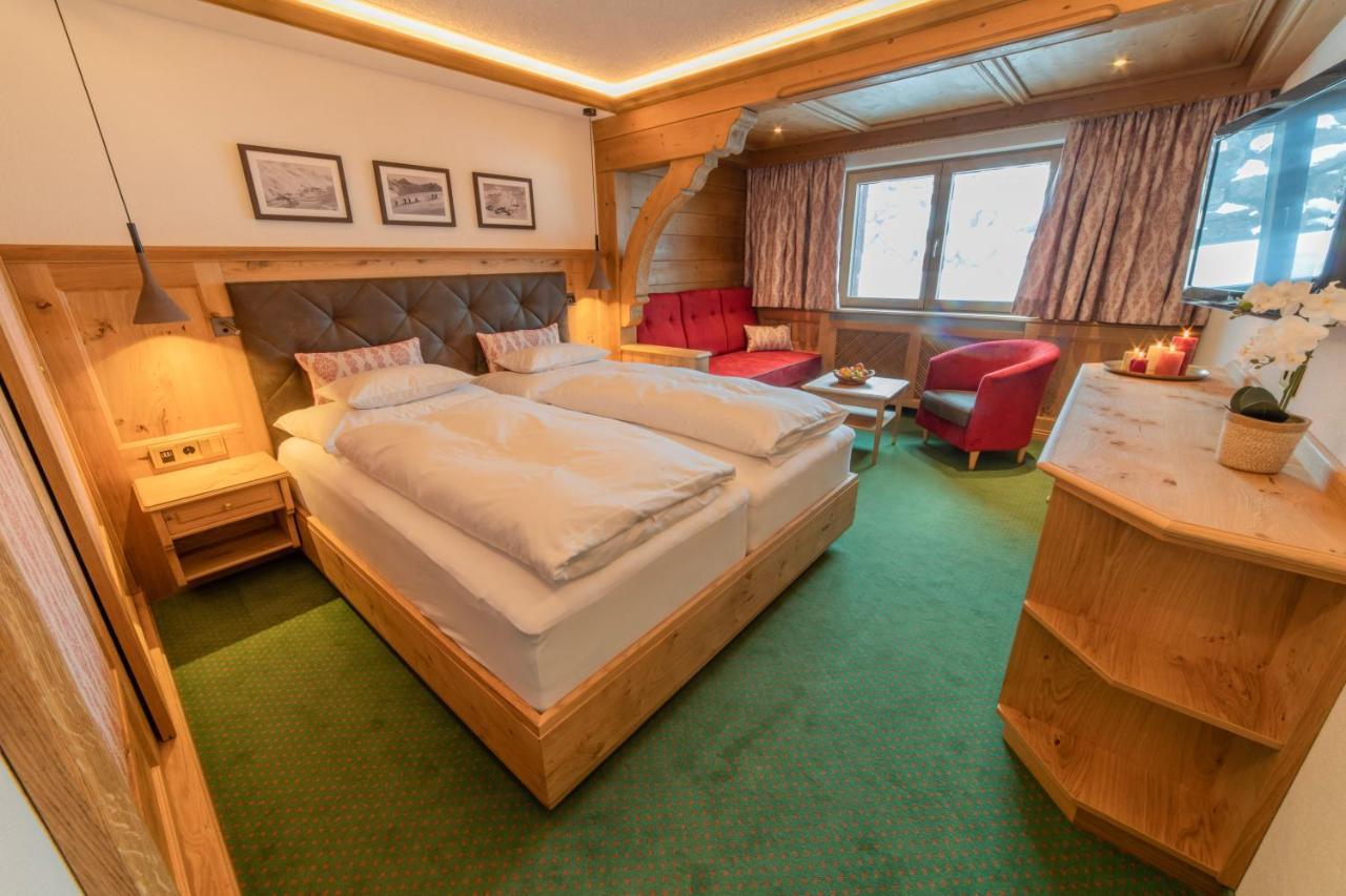 Hotel Ulli Zürs Esterno foto