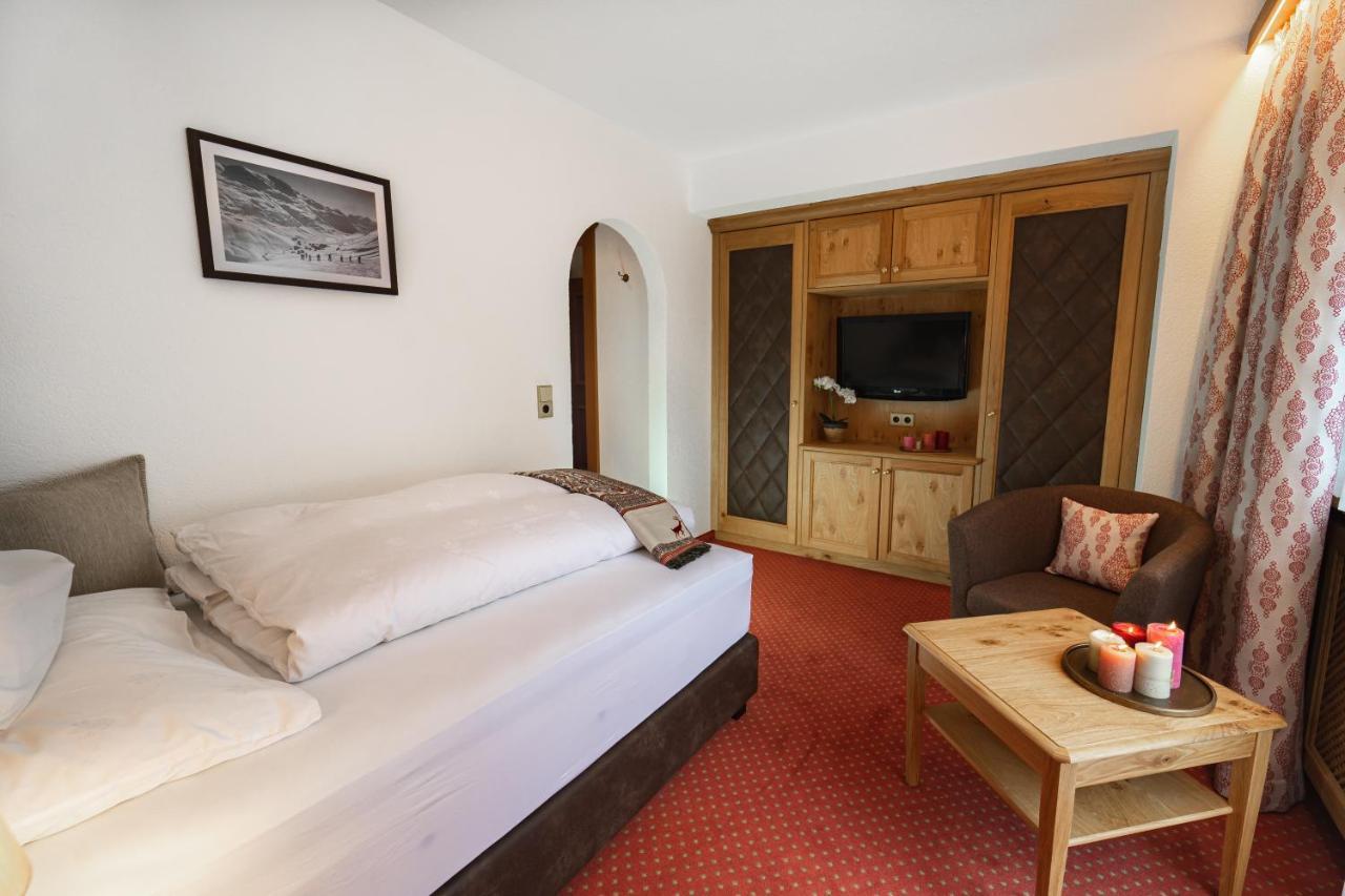 Hotel Ulli Zürs Esterno foto
