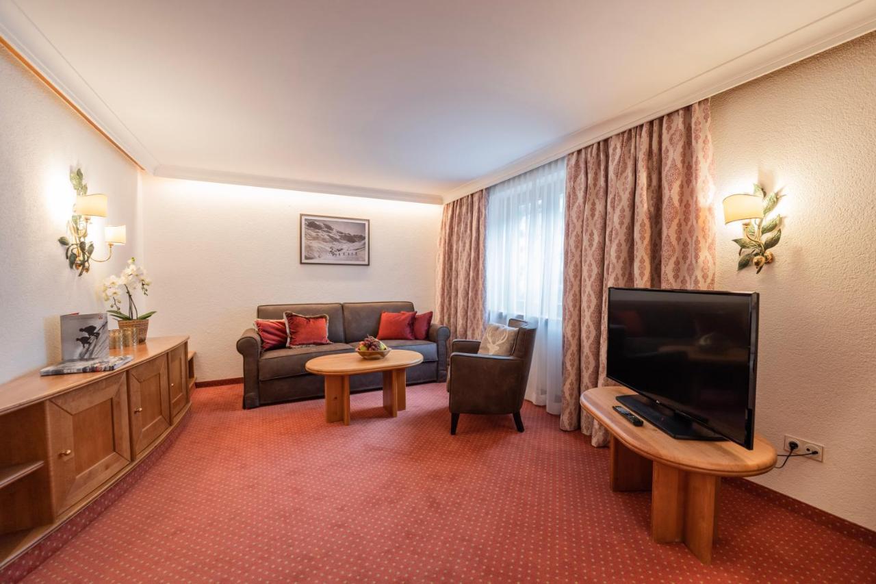 Hotel Ulli Zürs Esterno foto