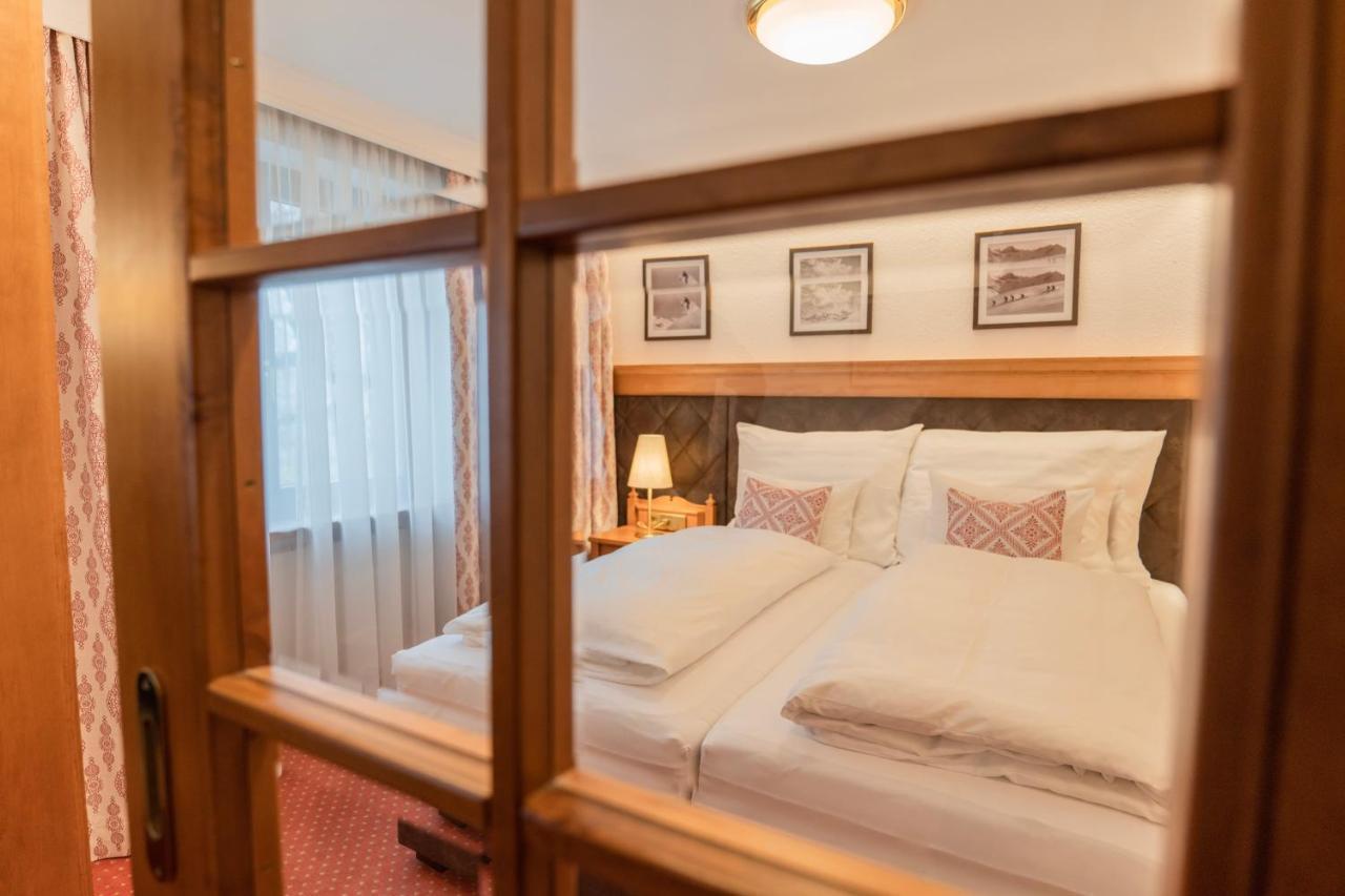 Hotel Ulli Zürs Esterno foto