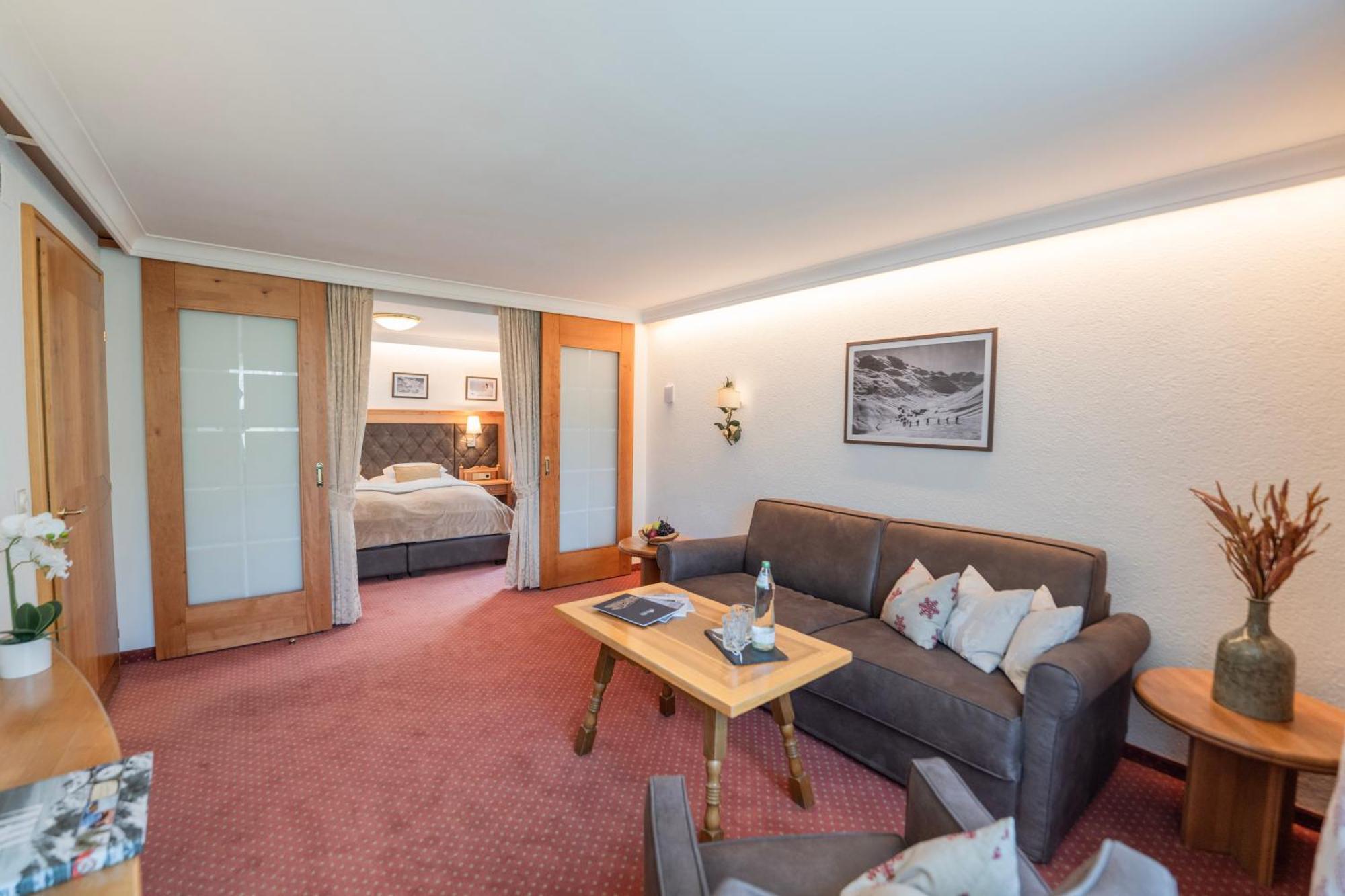 Hotel Ulli Zürs Esterno foto