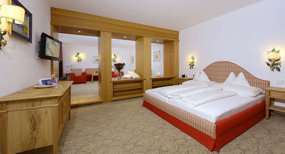 Hotel Ulli Zürs Esterno foto
