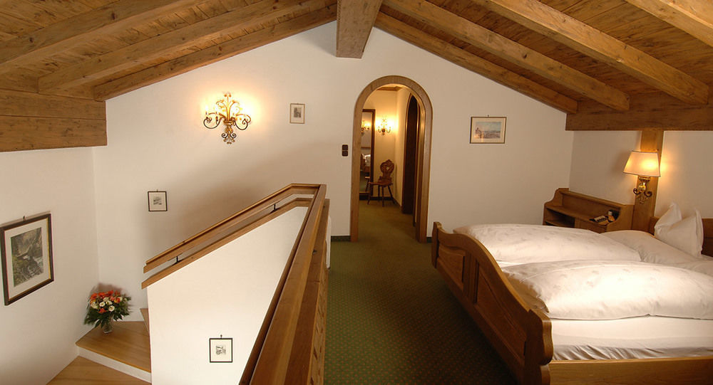 Hotel Ulli Zürs Esterno foto