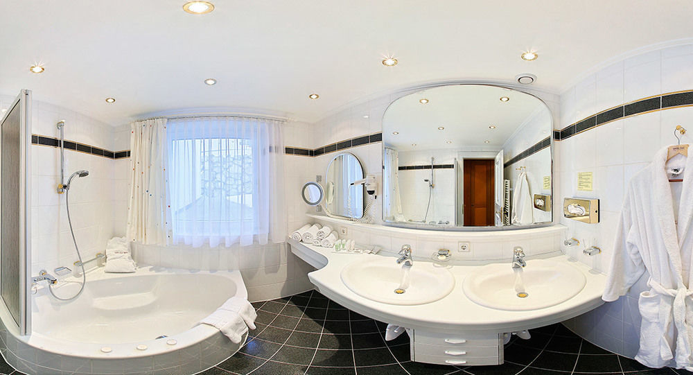 Hotel Ulli Zürs Esterno foto